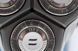 6906   Closeup of the blade of an electric shaver