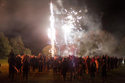 8886   Crowd of people watching a fireworks display