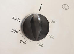 8212   Thermostat control on an oven