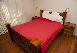 8907   Old fashioned wooden bed