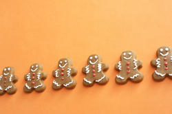 12338   Slanted row of gingerbread men cookies