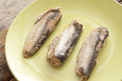 12366   sardines on a plate