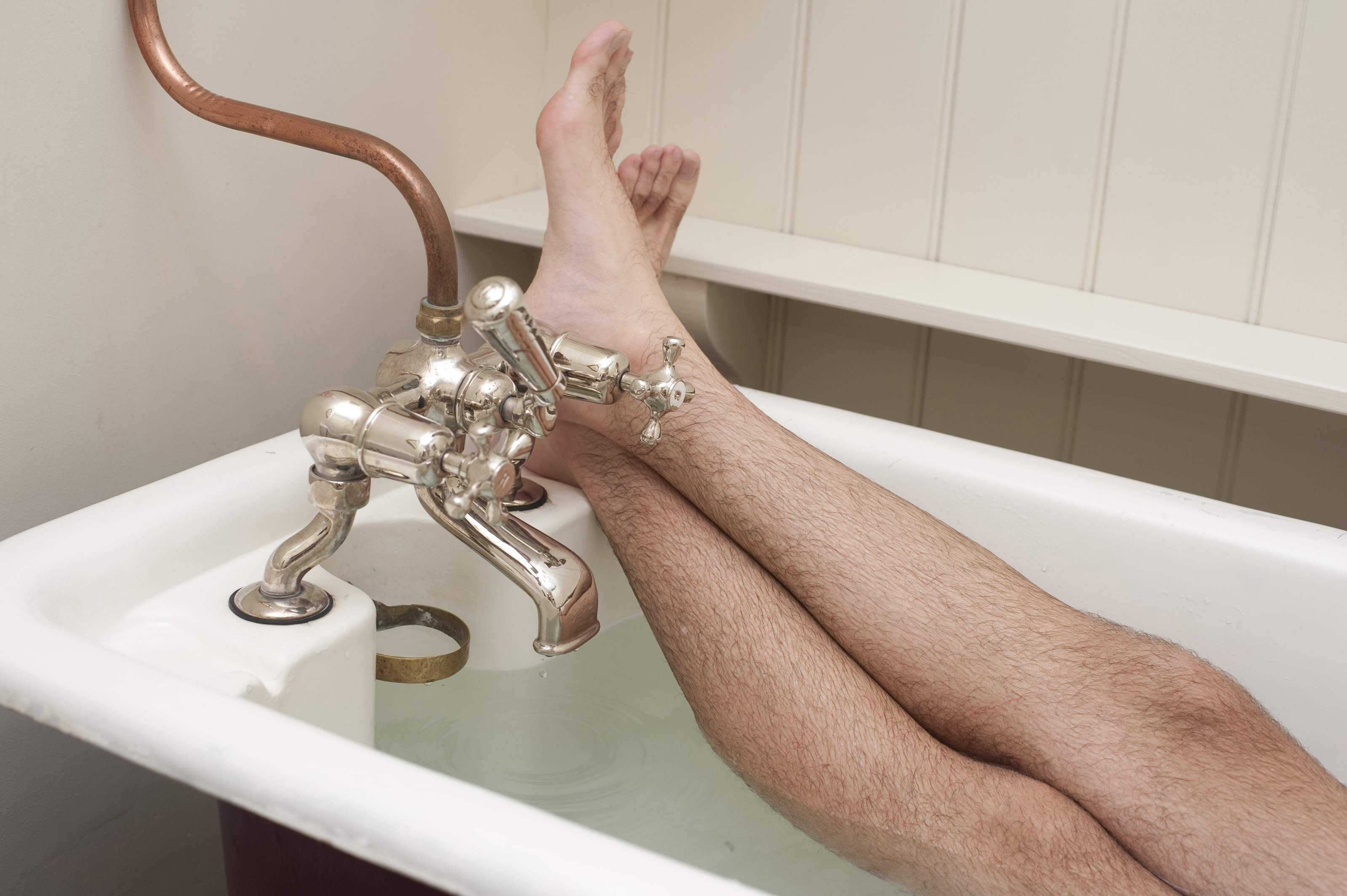are hot baths bad for men